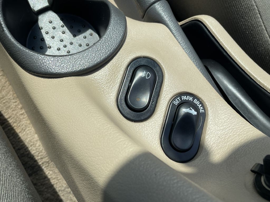 1999 Ford Mustang Image 24