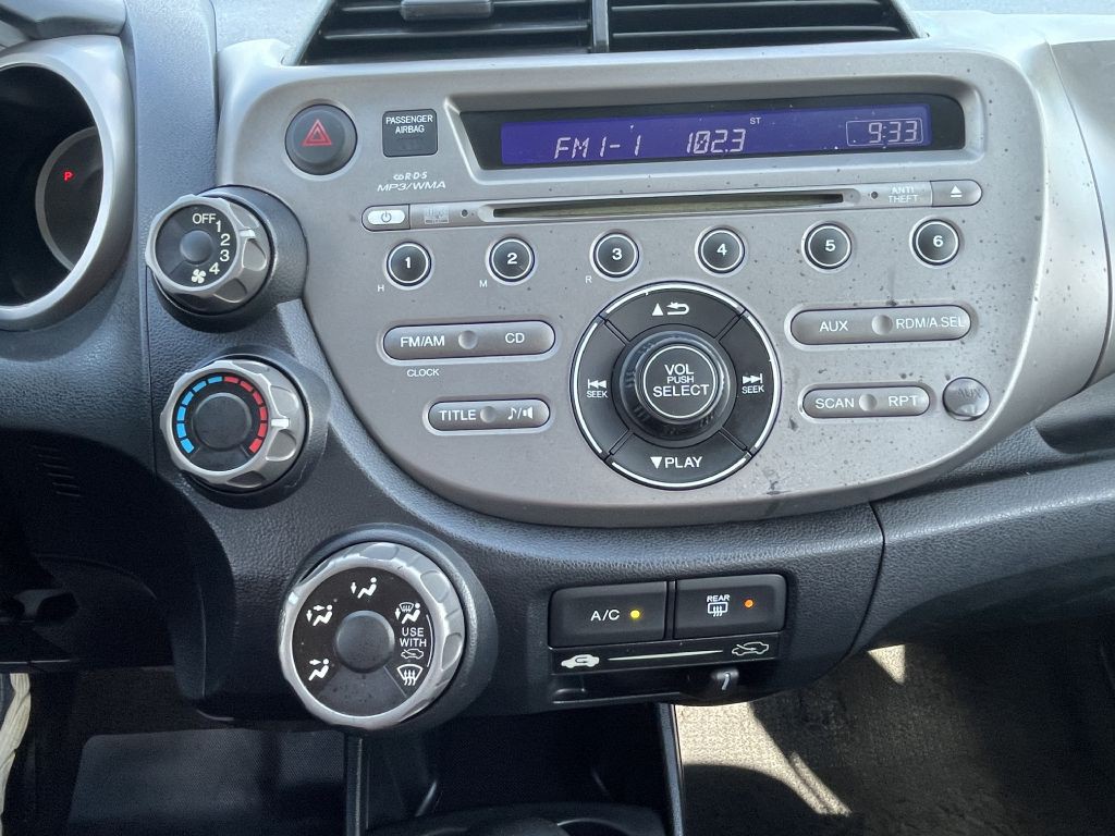 2013 Honda Fit Image 17