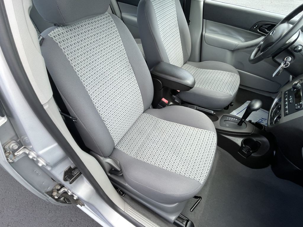 2007 Ford Focus Image 10