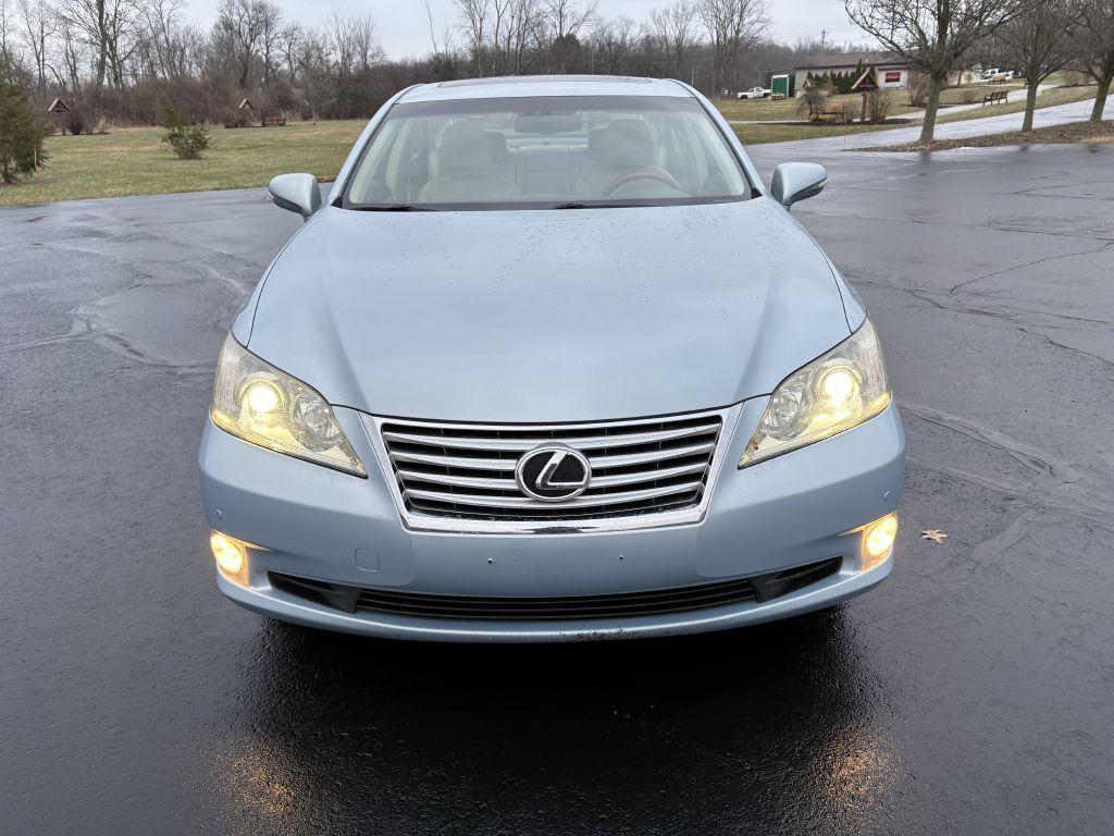 2011 Lexus ES Image 2