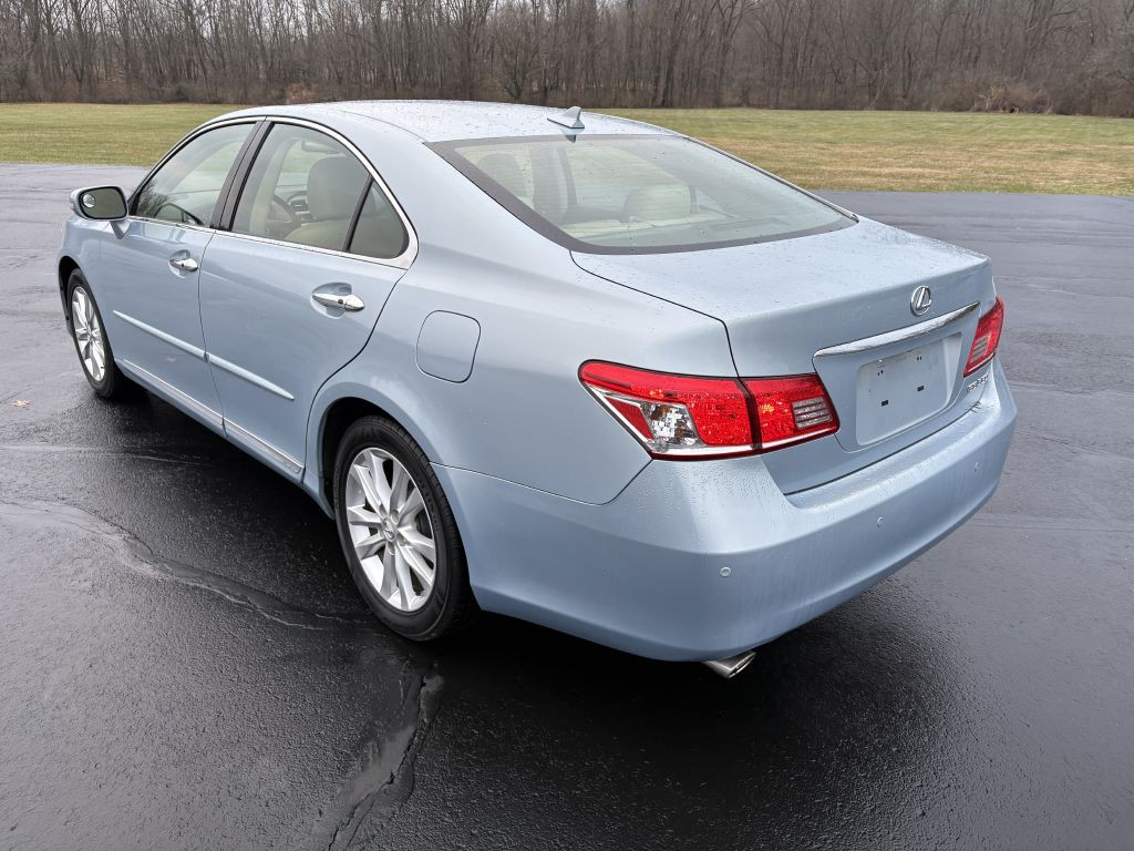 2011 Lexus ES Image 7