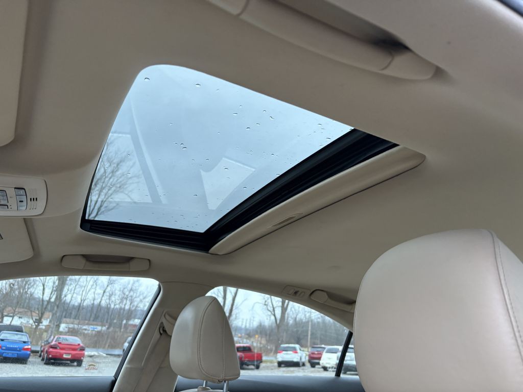 2011 Lexus ES Image 25