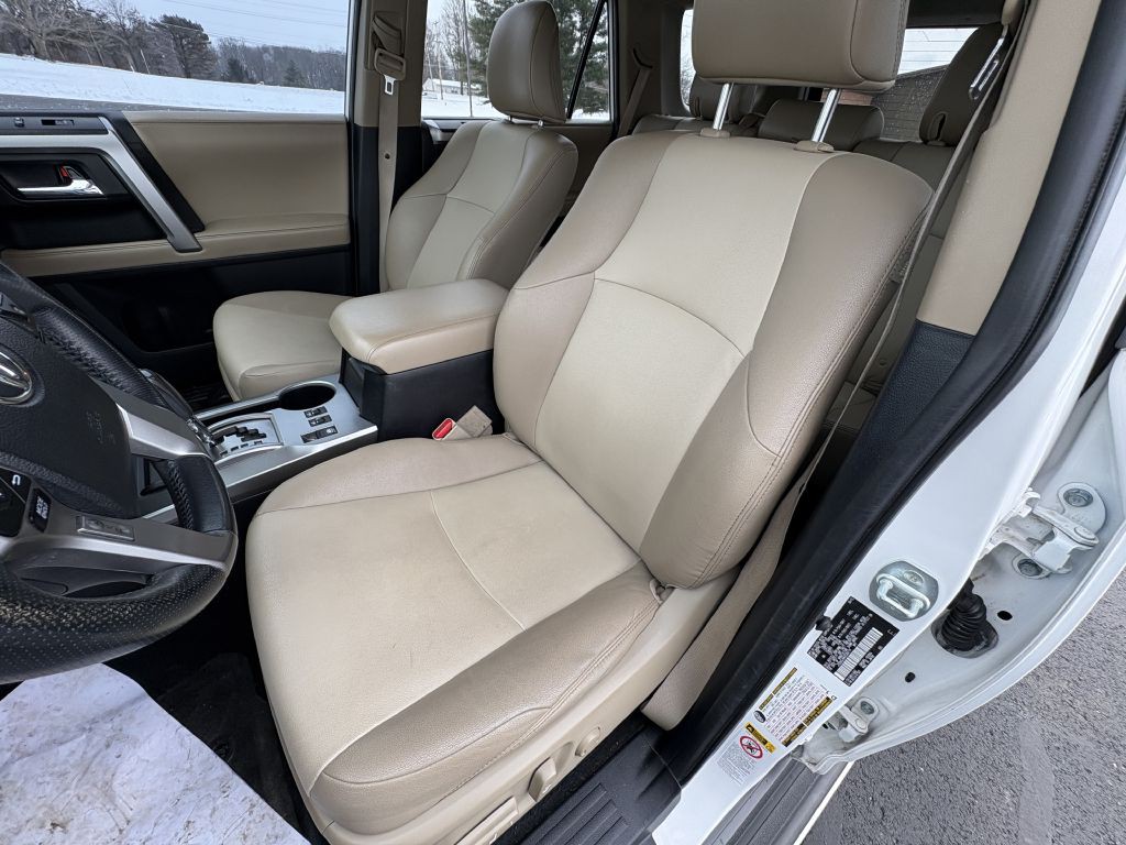 2016 Toyota 4Runner Image 10