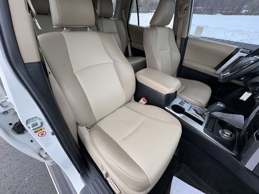 2016 Toyota 4Runner Image 11