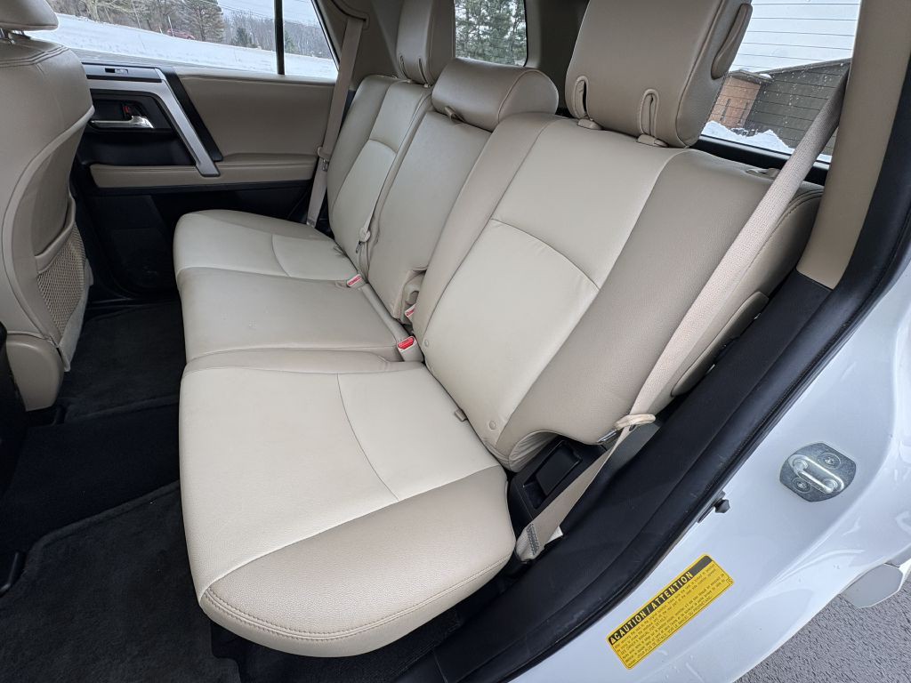 2016 Toyota 4Runner Image 13