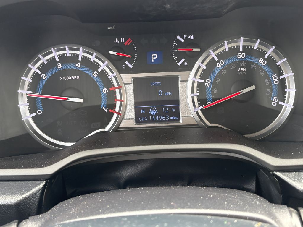 2016 Toyota 4Runner Image 15