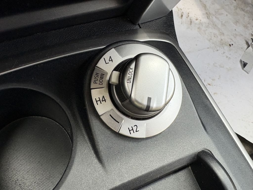 2016 Toyota 4Runner Image 19