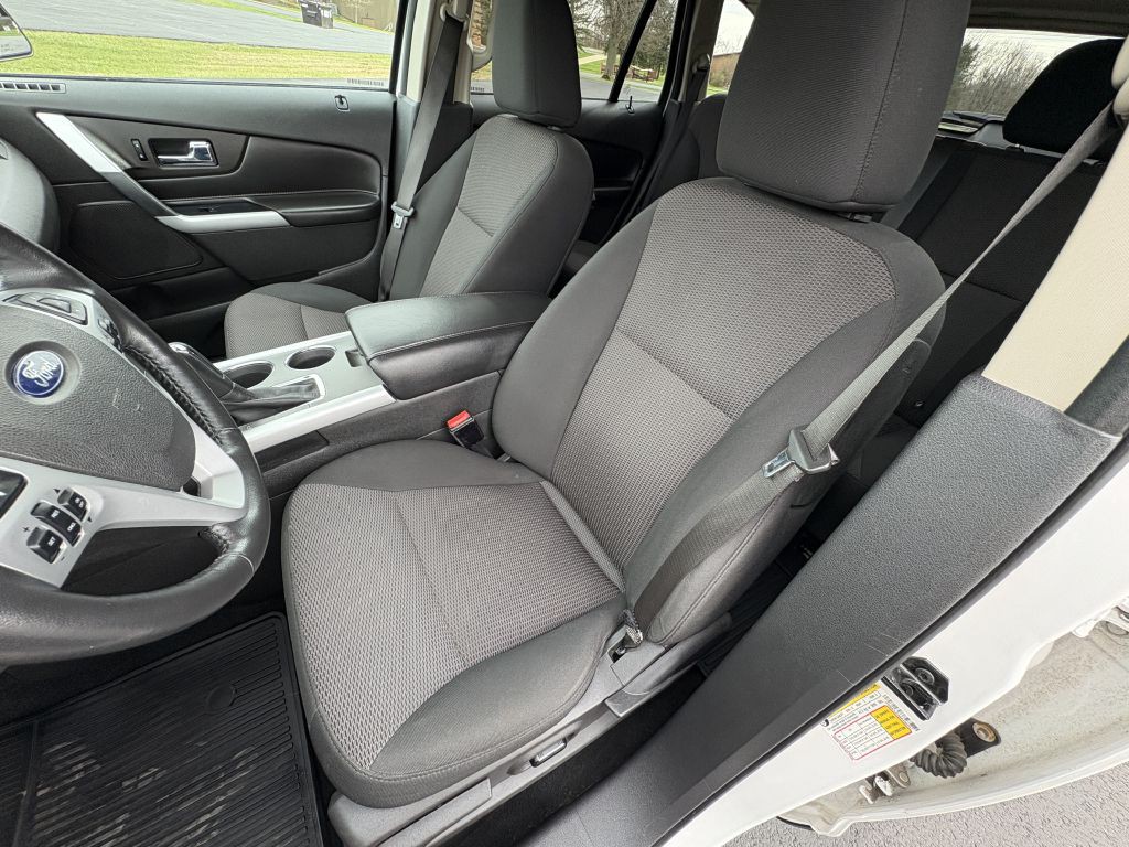 2011 Ford Edge Image 11