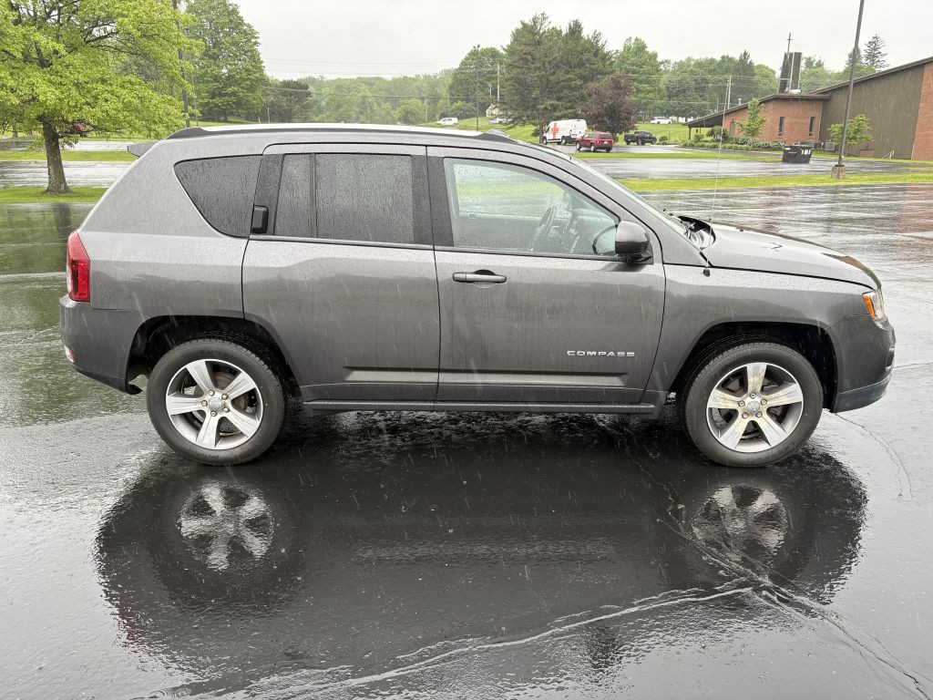 2017 Jeep Compass Image 4