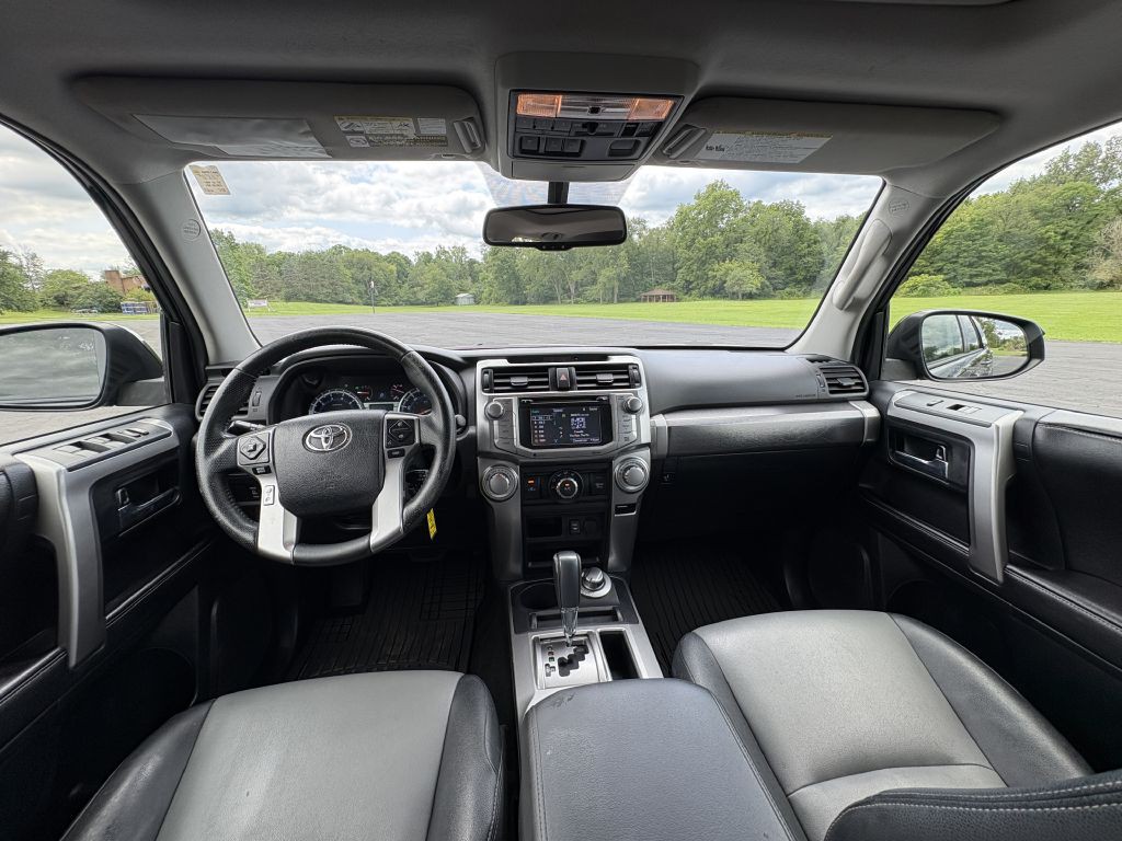 2015 Toyota 4Runner Image 16