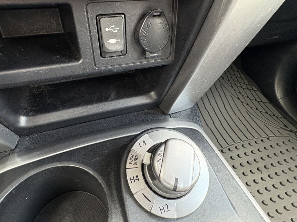 2015 Toyota 4Runner Image 22