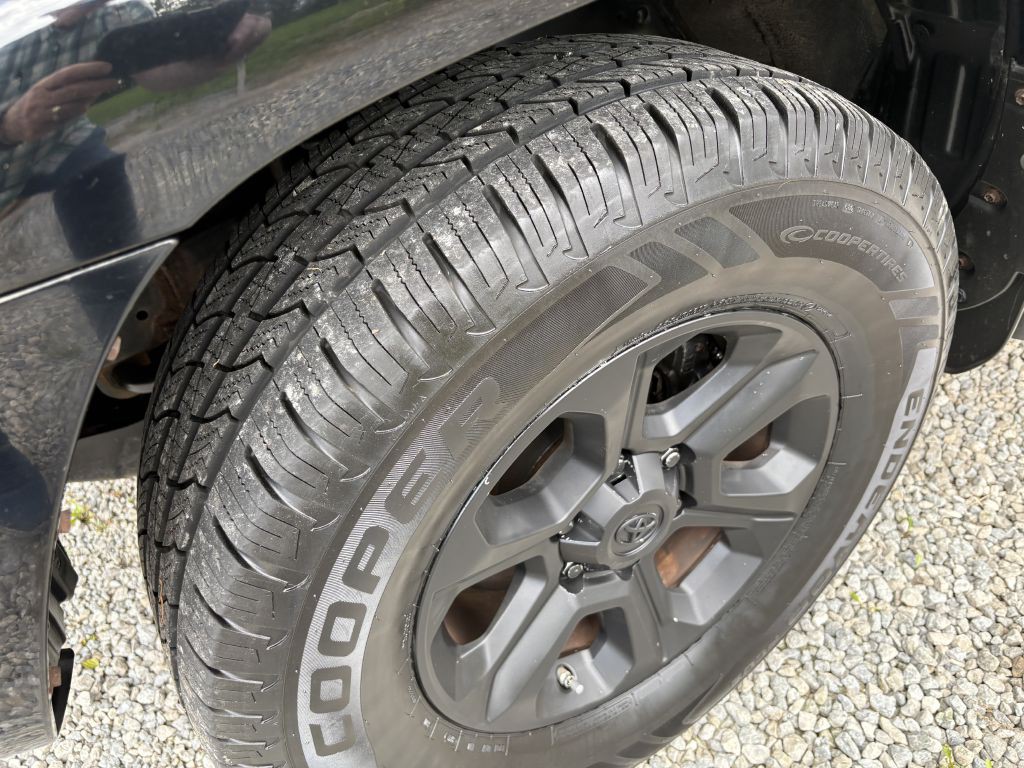 2015 Toyota 4Runner Image 25