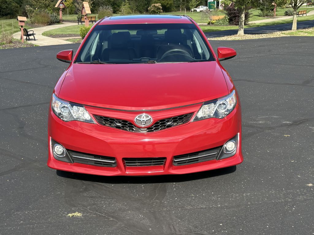 2012 Toyota Camry Image 2