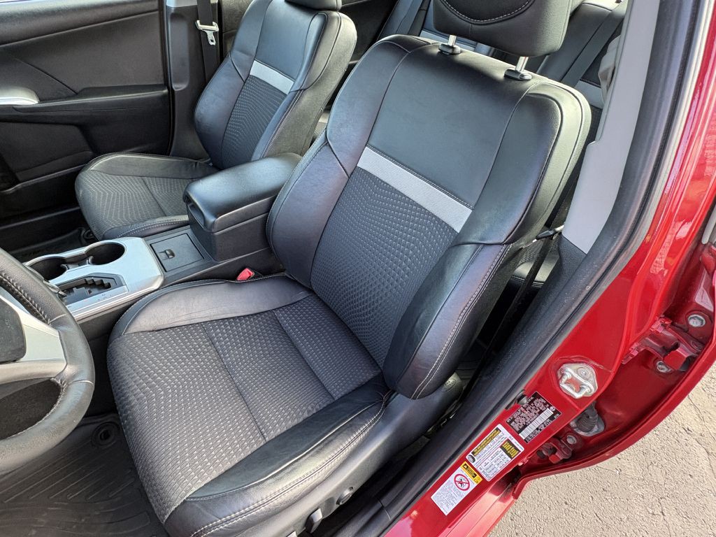 2012 Toyota Camry Image 11