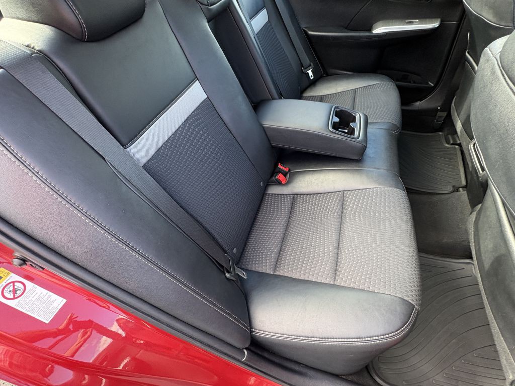 2012 Toyota Camry Image 14