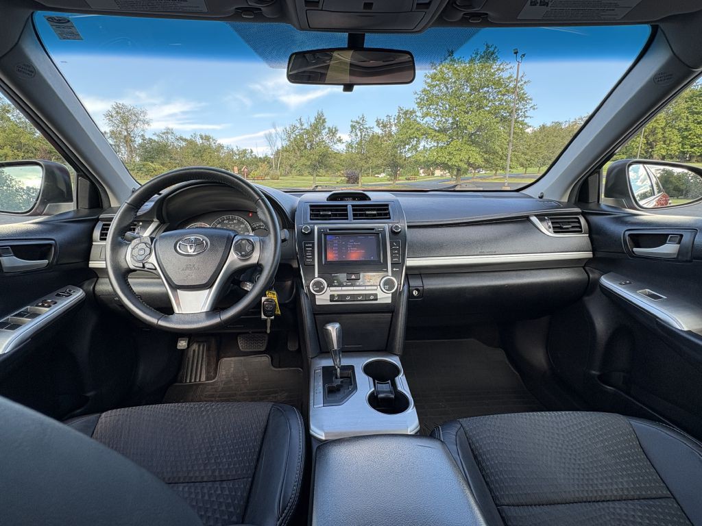 2012 Toyota Camry Image 16