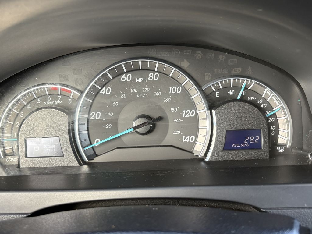 2012 Toyota Camry Image 17