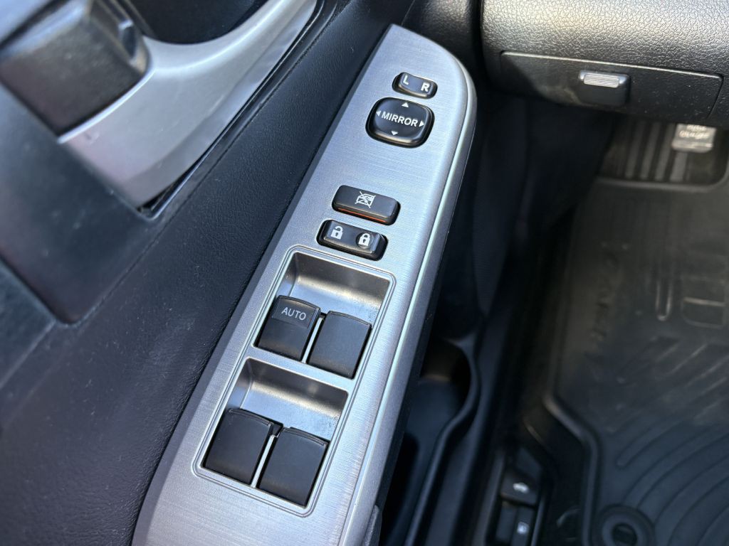 2012 Toyota Camry Image 19