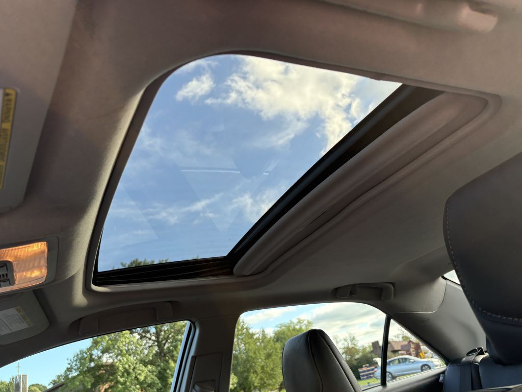 2012 Toyota Camry Image 20