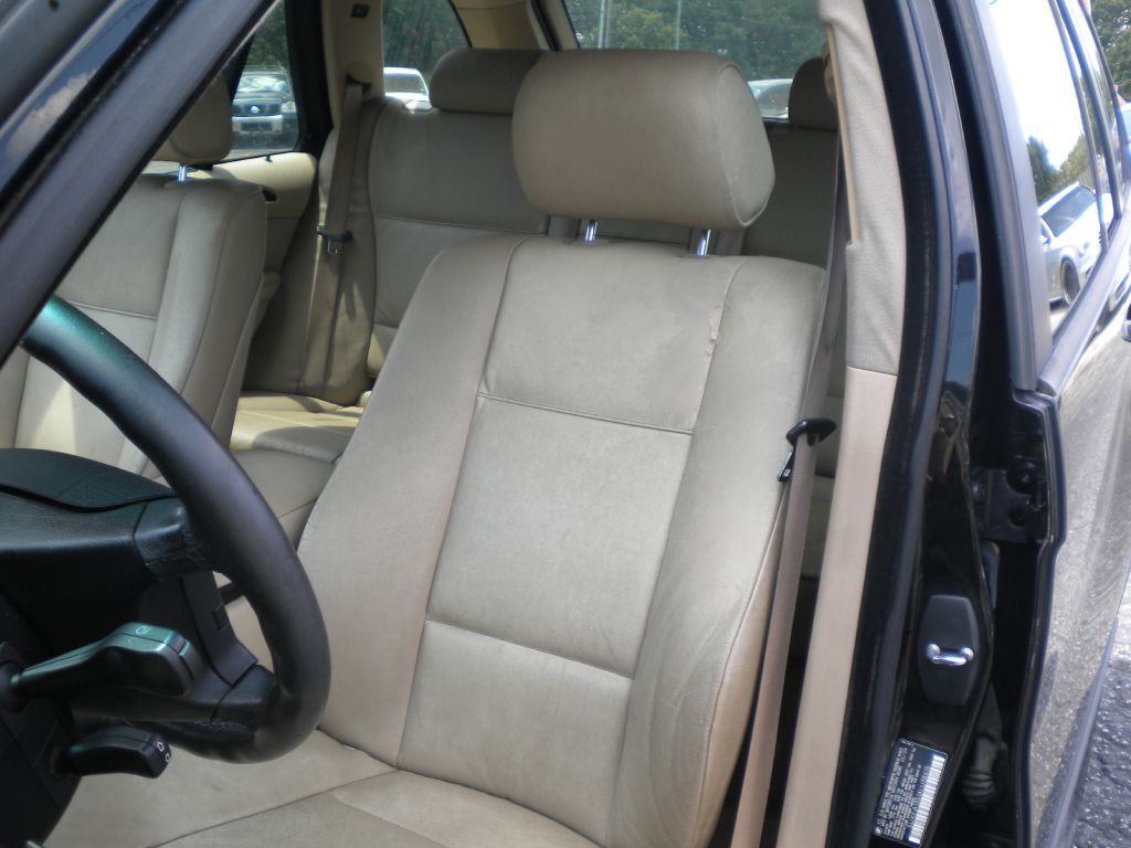 2004 BMW X5 Image 9