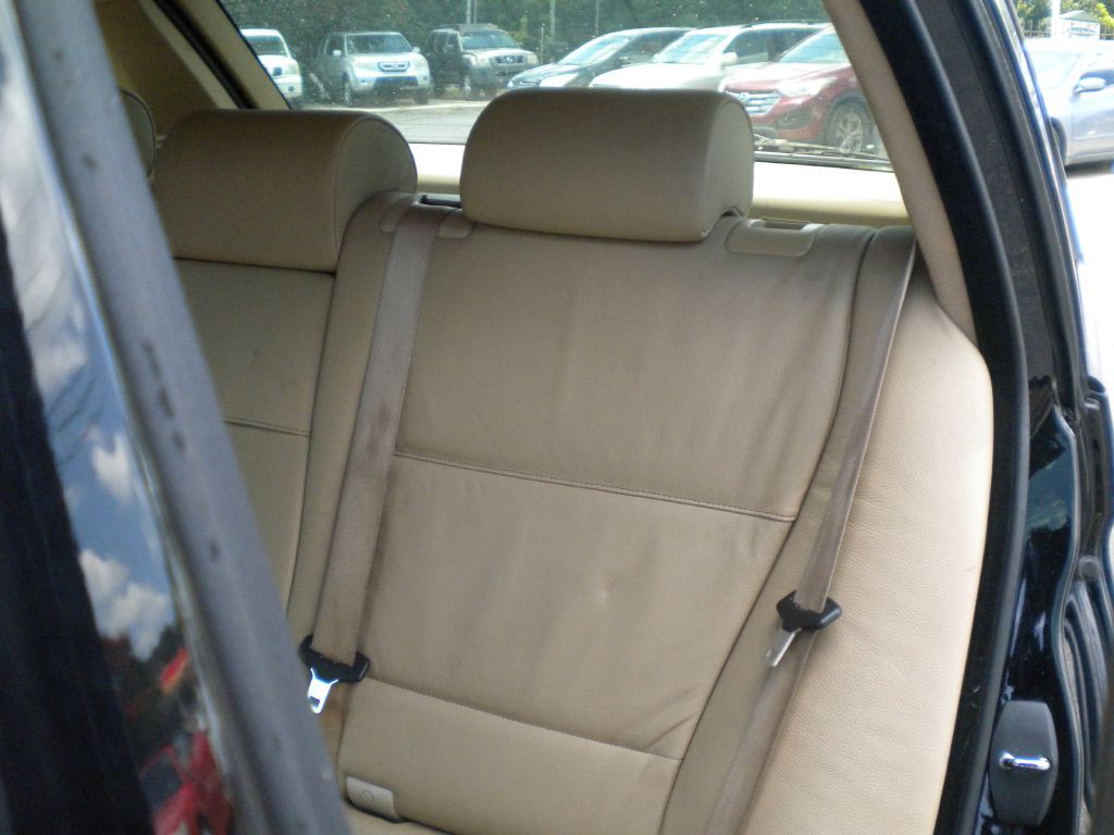 2004 BMW X5 Image 11