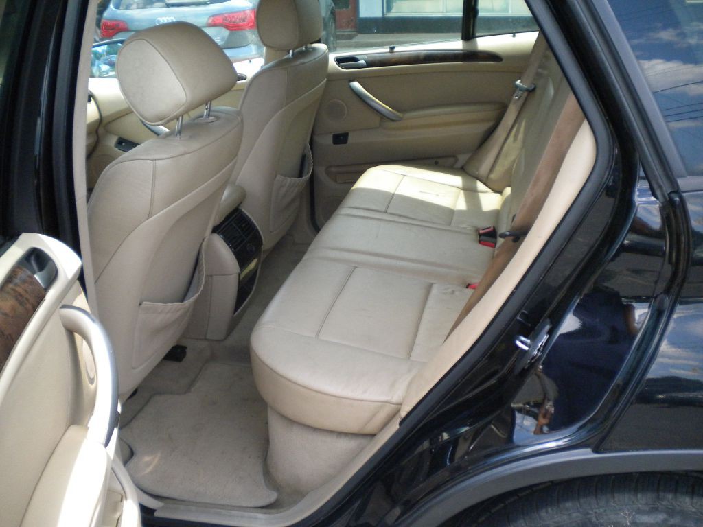 2004 BMW X5 Image 12