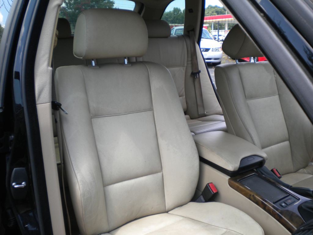 2004 BMW X5 Image 13