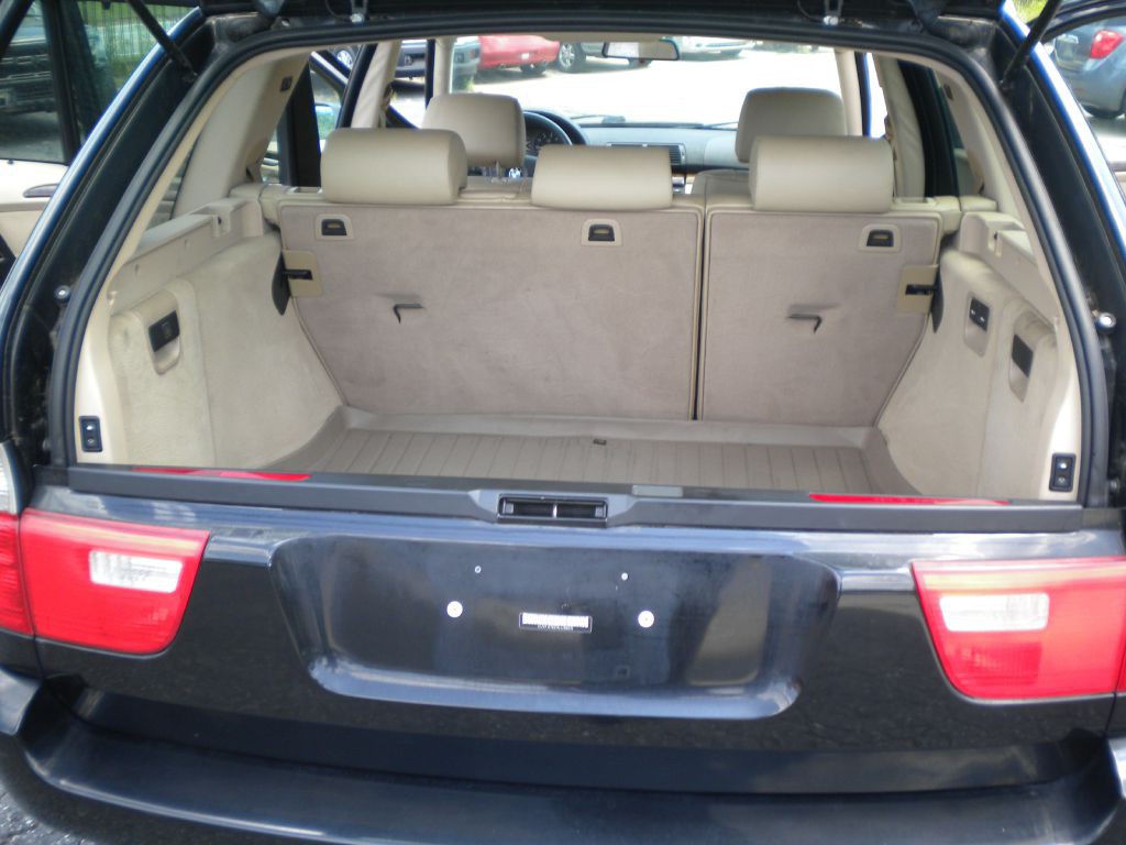 2004 BMW X5 Image 17