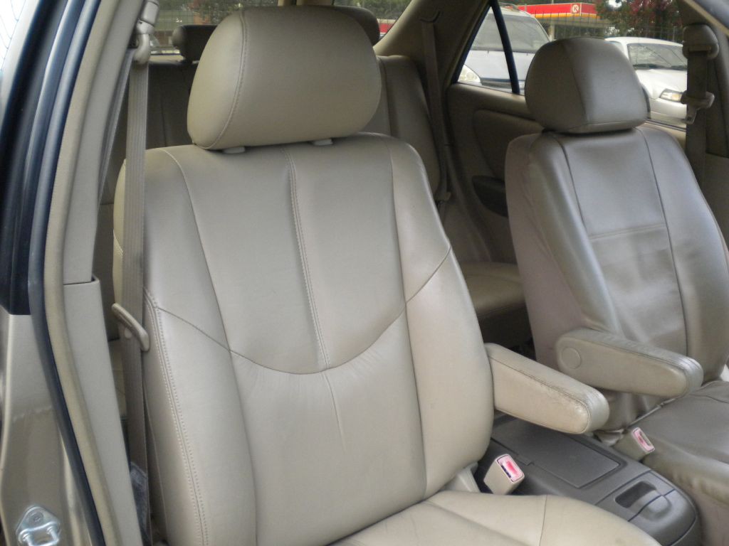 2000 Lexus RX Image 12