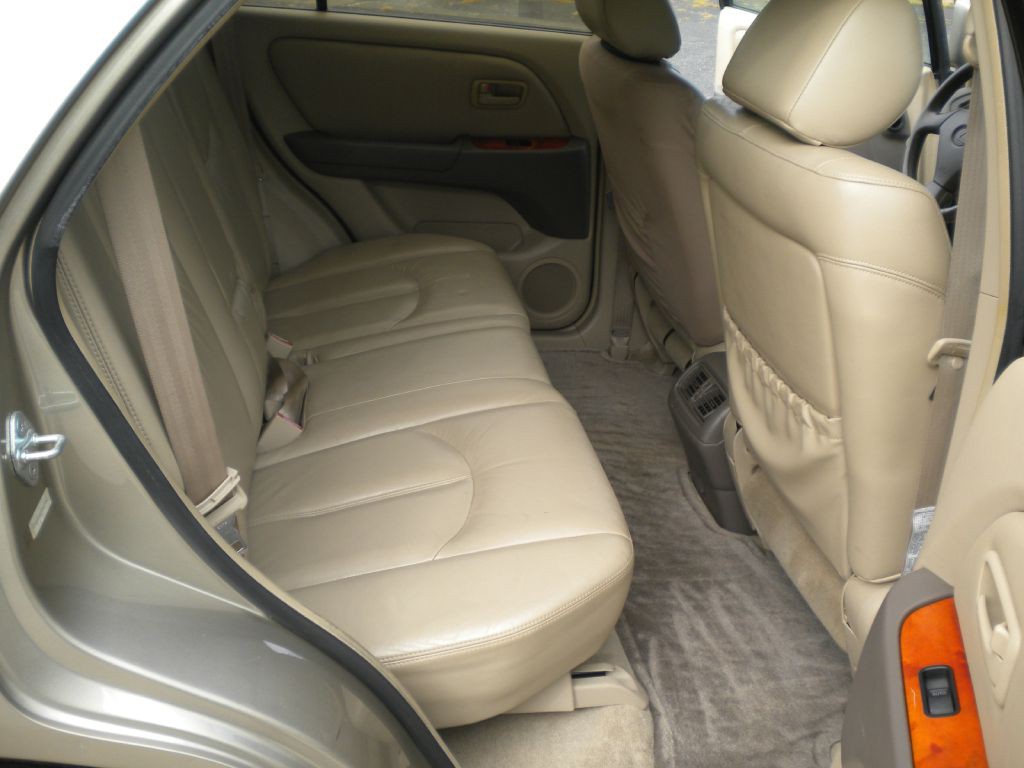 2000 Lexus RX Image 15