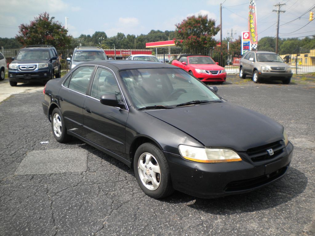 2000 Honda Accord Image 1