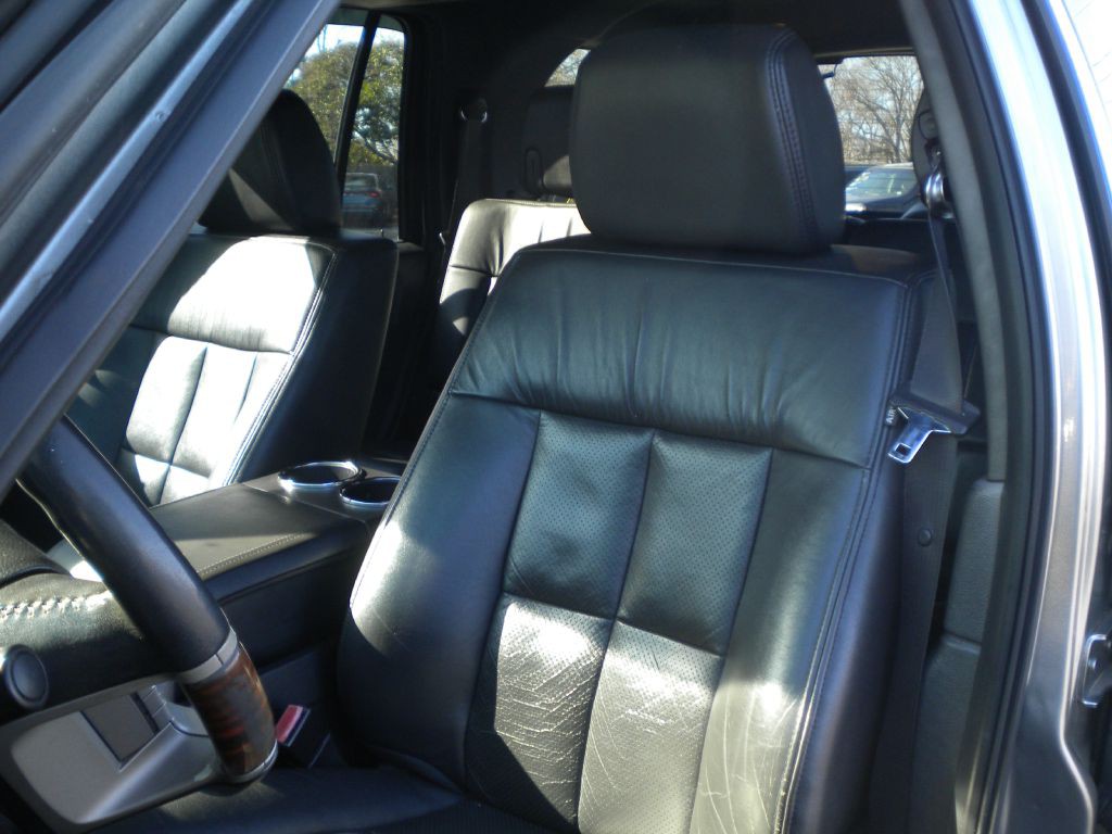 2008 Lincoln Navigator Image 9
