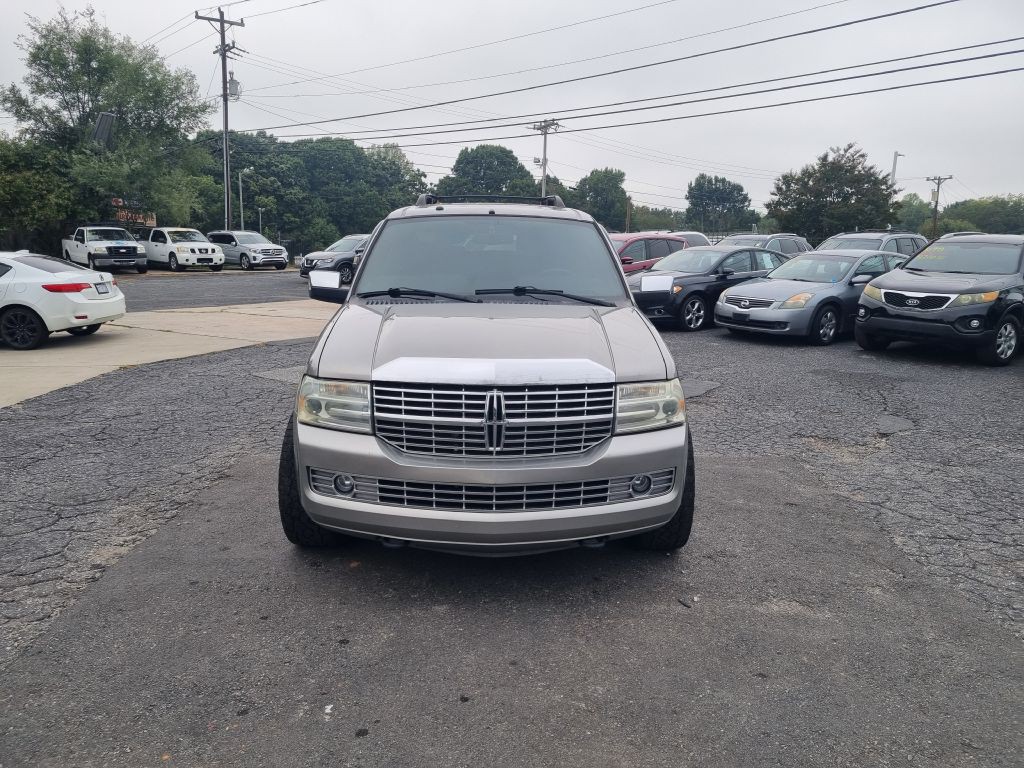 2008 Lincoln Navigator Image 2