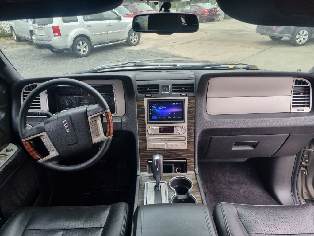 2008 Lincoln Navigator Image 17