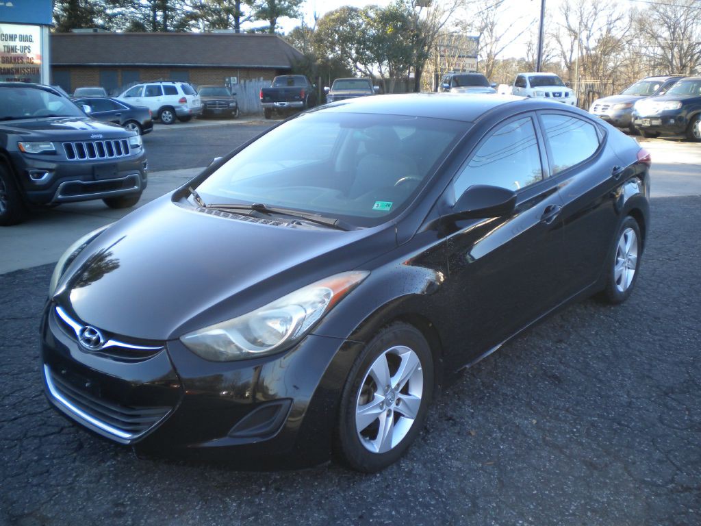 2013 Hyundai Elantra Image 3