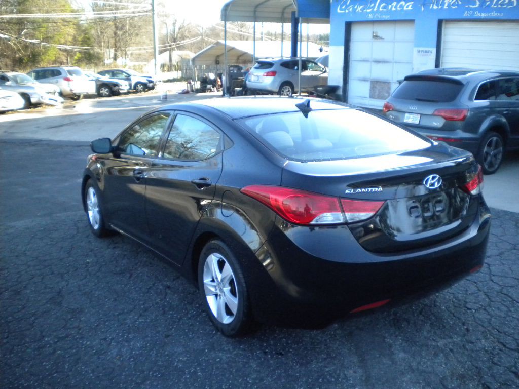 2013 Hyundai Elantra Image 5