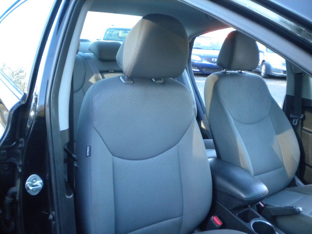 2013 Hyundai Elantra Image 13