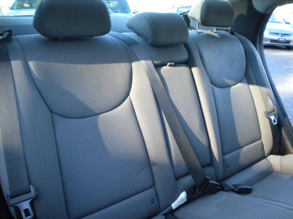 2013 Hyundai Elantra Image 14