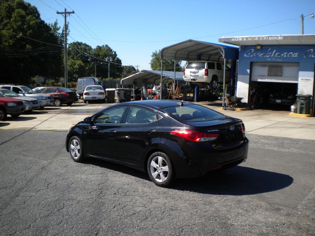 2013 Hyundai Elantra Image 5