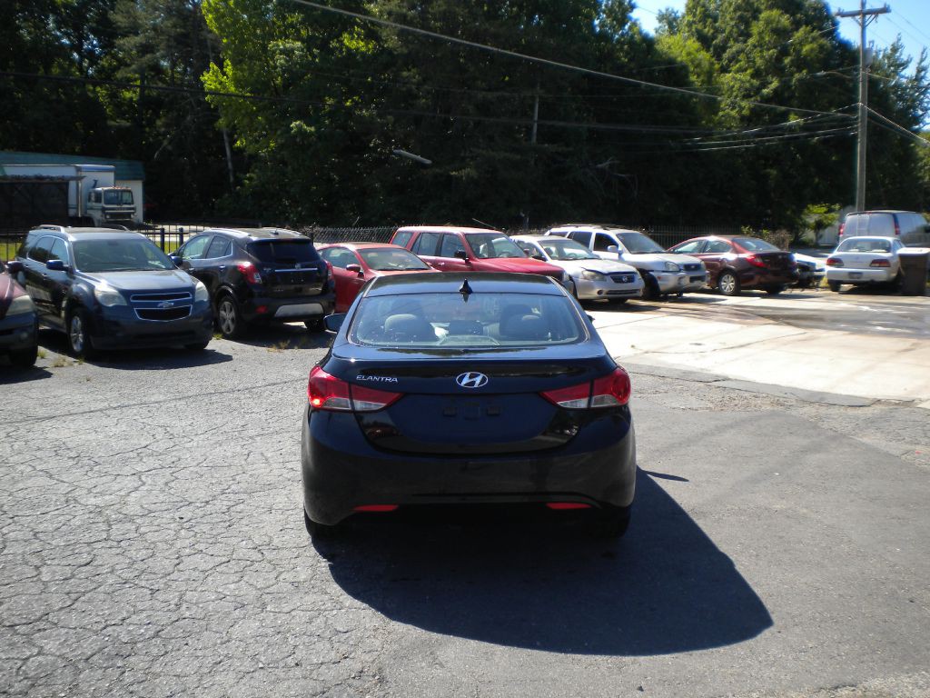 2013 Hyundai Elantra Image 6
