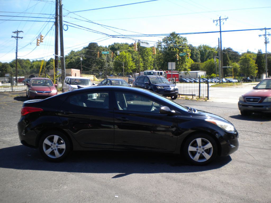 2013 Hyundai Elantra Image 8