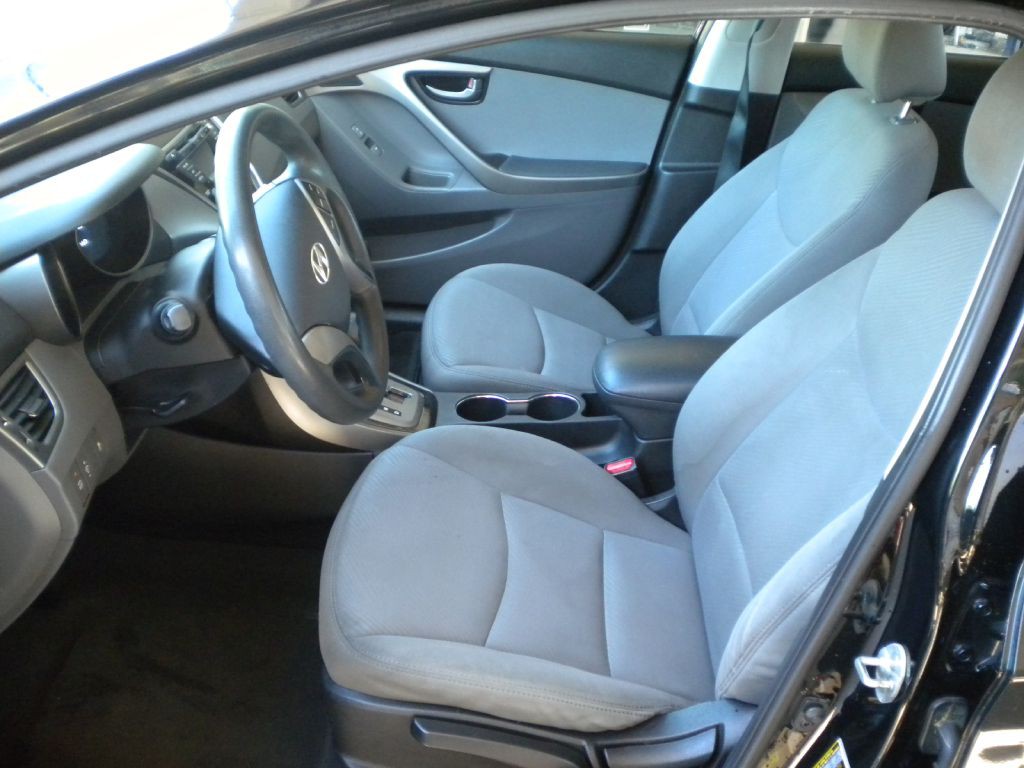 2013 Hyundai Elantra Image 10