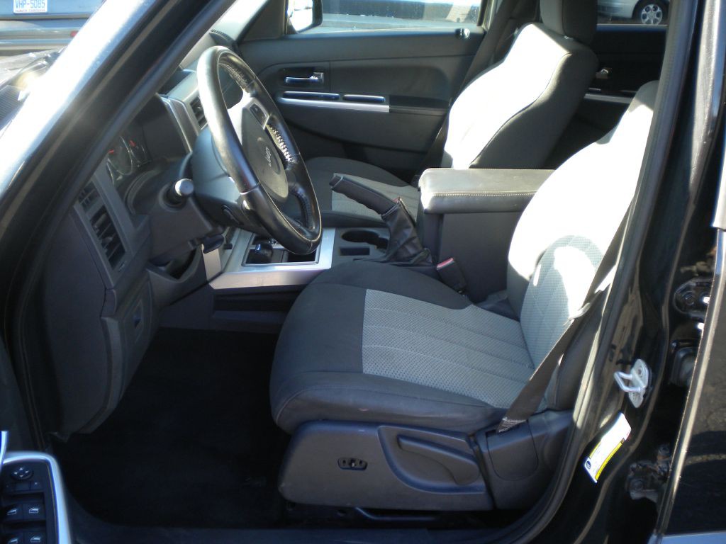 2009 Jeep Liberty Image 10