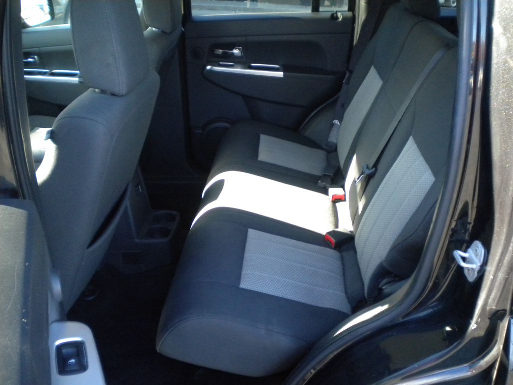 2009 Jeep Liberty Image 12