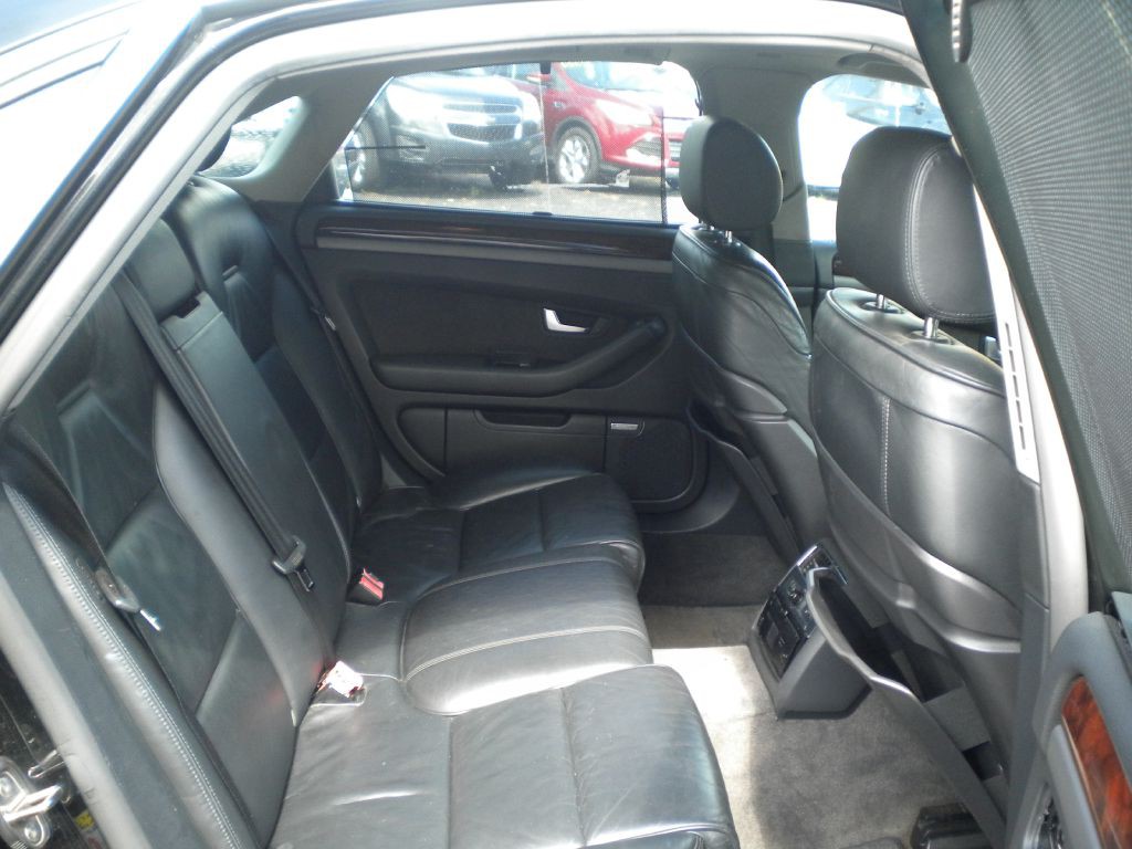 2005 Audi A8 Image 16
