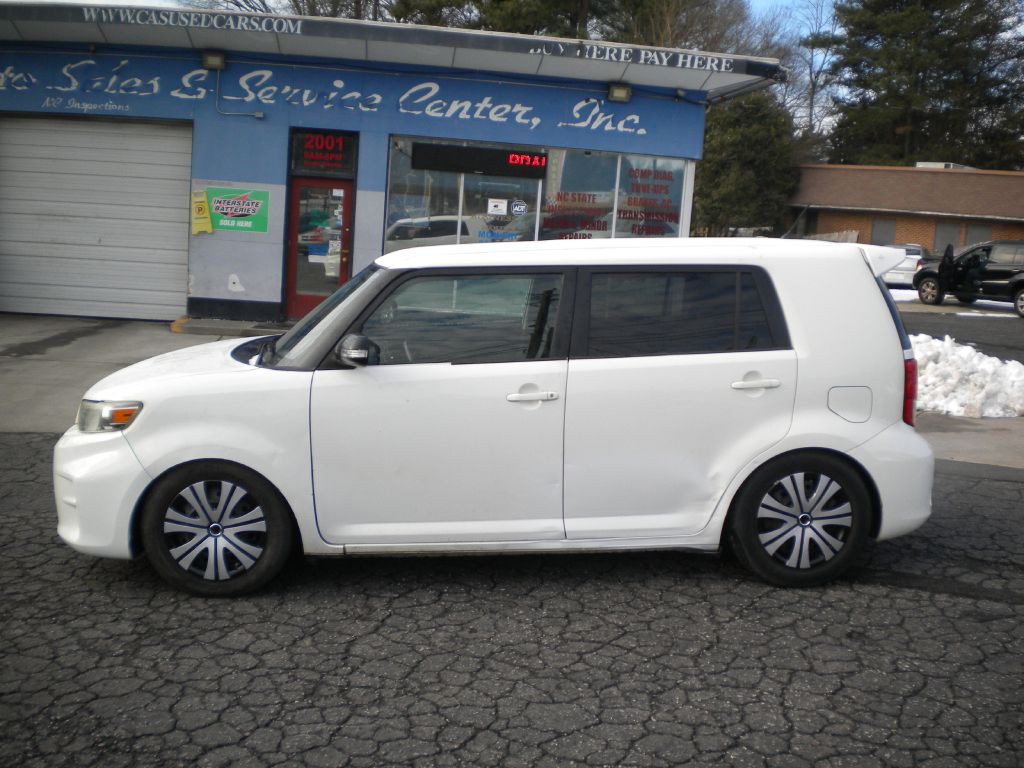 2011 Scion xB Image 4