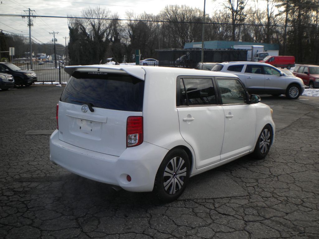 2011 Scion xB Image 7