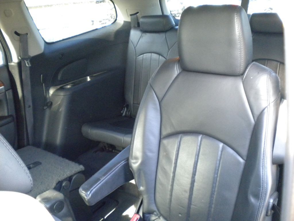 2012 Buick Enclave Image 11