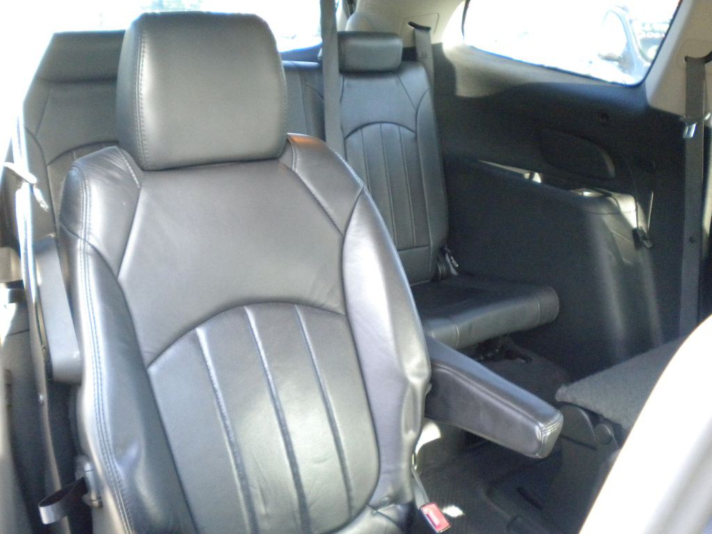 2012 Buick Enclave Image 16