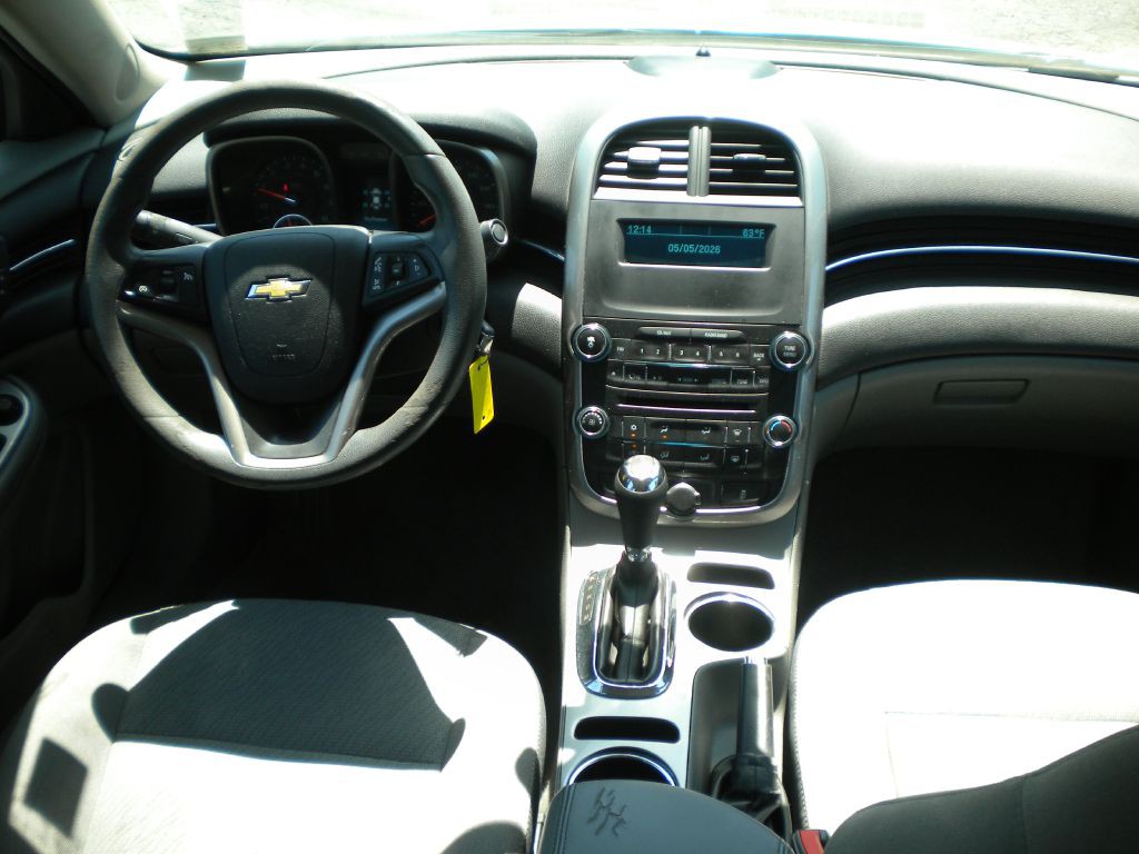 2014 Chevrolet Malibu Image 17